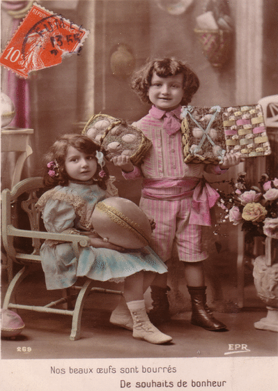 Oeufs de paques bourr&eacute;s de bonheur